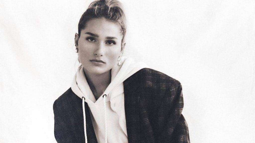 Sasha, após ter relacionamento com mulher exposto, tem foto divulgada no topo de prédio: "Vou pular"