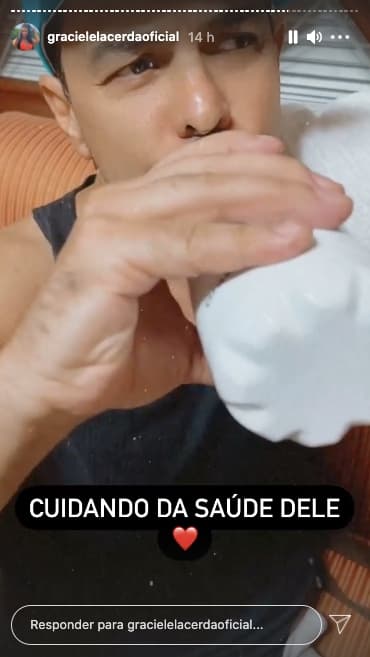 Graciele Lacerda cuida de saúde de Zezé Di Camargo (Reprodução) Graciele Lacerda cuida de saúde de Zezé Di Camargo (Reprodução)