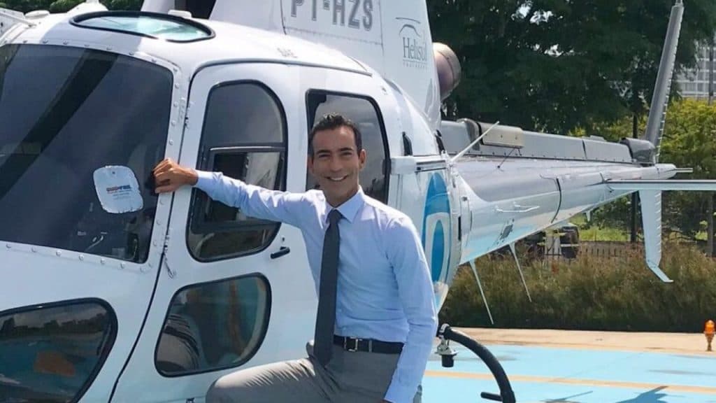César Tralli volta com os dois pés no peito da Globo, convoca helicóptero e inicia jornal às pressas: "Urgente"
