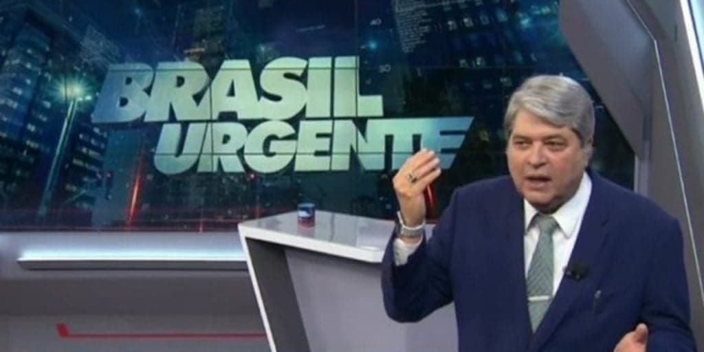 Datena, ao vivo na Band, sai correndo dentro de estúdio e vai para cima de repórter