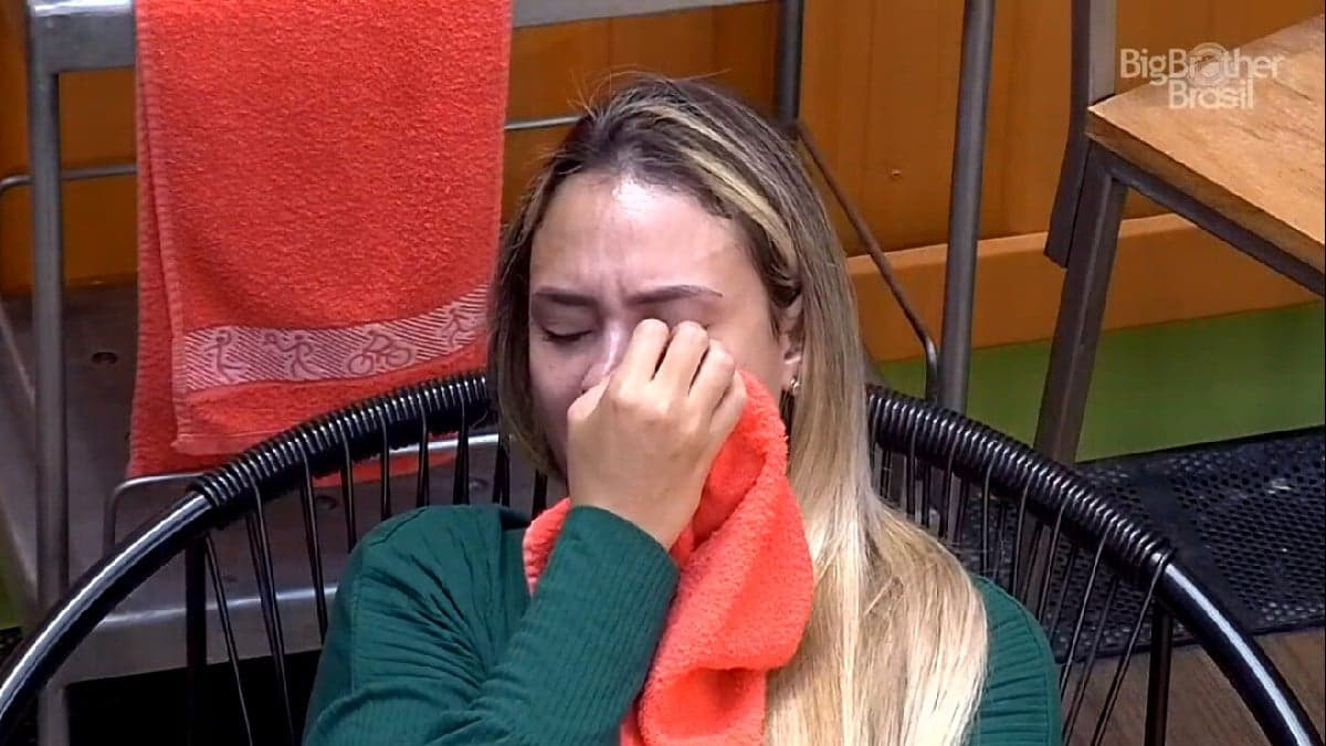 Sarah foi aos prantos após conversa com Rodolffo no BBB21 (Foto: Reprodução) Sarah foi aos prantos após conversa com Rodolffo no BBB21 (Foto: Reprodução)