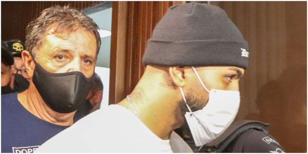 Gabigol é detido pela polícia após operação em cassino clandestino: "Escondido embaixo da mesa"