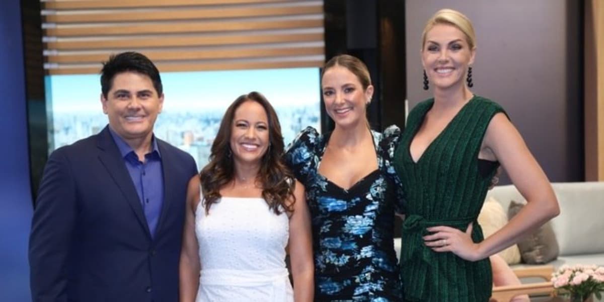"Hoje em Dia" é apresentado por Ana Hickmann, Renata Alves, Ticiane Pinheiro e César Filho (Foto: Divulgação/Record) "Hoje em Dia" é apresentado por Ana Hickmann, Renata Alves, Ticiane Pinheiro e César Filho (Foto: Divulgação/Record)
