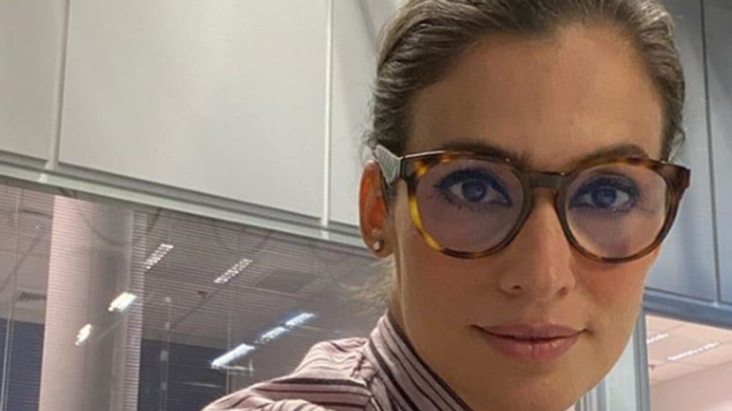 Renata Vasconcellos luta contra as lágrimas, desaba com luto na Globo e perde a voz no JN: "Todos que já choraram"