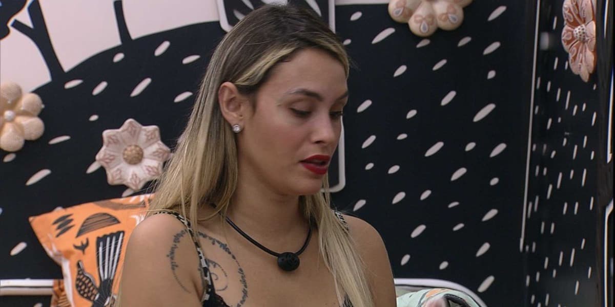 Sarah massacra Carla Diaz no BBB21 (Foto: Reprodução) Sarah massacra Carla Diaz no BBB21 (Foto: Reprodução)