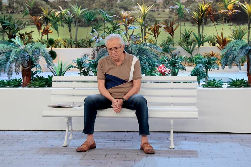 "Experiência terrível", Carlos Alberto volta ao SBT, chora em carro, diz que foi desastroso e confirma