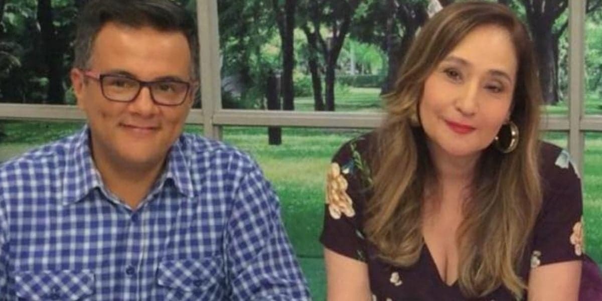 Sonia Abrão não se aguenta, discute com colunista ao vivo e até diretor intervém: "Para de me torrar" Sonia Abrão não se aguenta, discute com colunista ao vivo e até diretor intervém: "Para de me torrar"