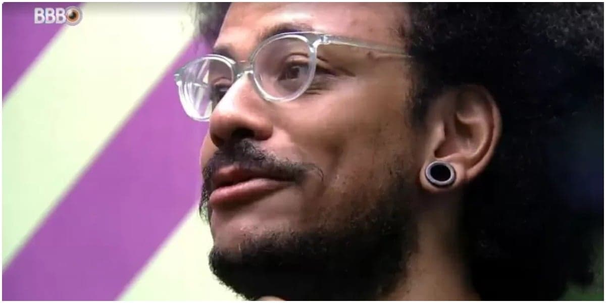 João Luiz desabafa com Camilla de Lucas e chora João Luiz desabafa com Camilla de Lucas e chora