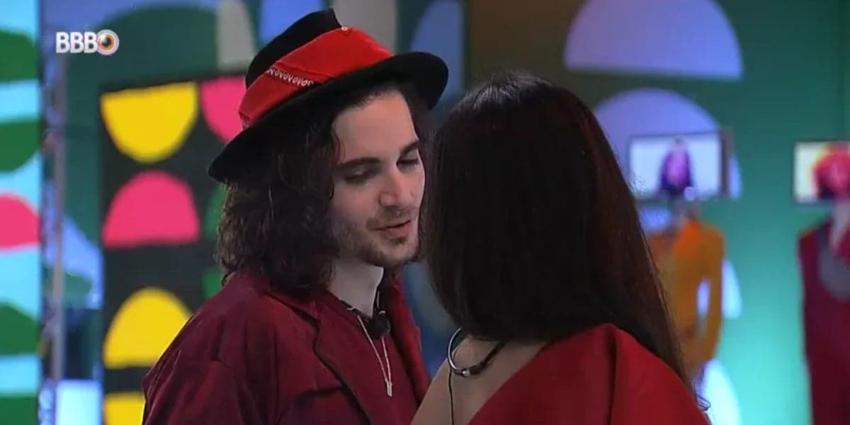 Juliette e Fiuk incendeiam o clima no BBB21 (foto: Reprodução) Juliette e Fiuk incendeiam o clima no BBB21 (foto: Reprodução)
