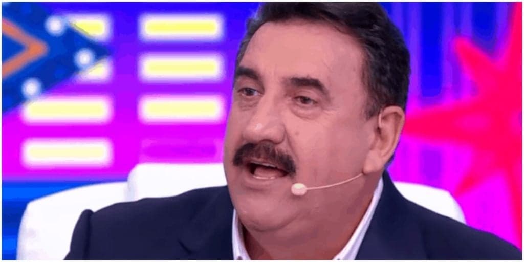Ratinho arranca o bigode, dá fim em mistério e caso com esposa de aparência chocante é exposto: "Novinha"