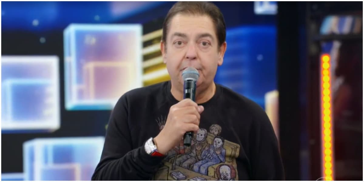 Faustão começou programa com aviso - Foto: Reprodução Faustão começou programa com aviso - Foto: Reprodução