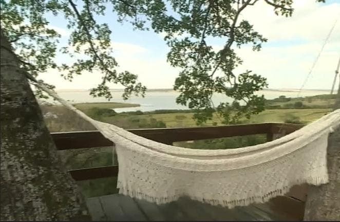 Rede de frente para rio na fazenda de Galvão Bueno (Foto: Reprodução/TV Globo) Rede de frente para rio na fazenda de Galvão Bueno (Foto: Reprodução/TV Globo)
