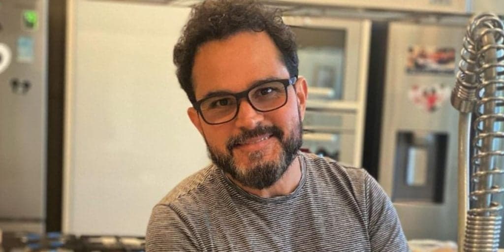 Ex de Luciano comenta sexualidade dele nas redes sociais