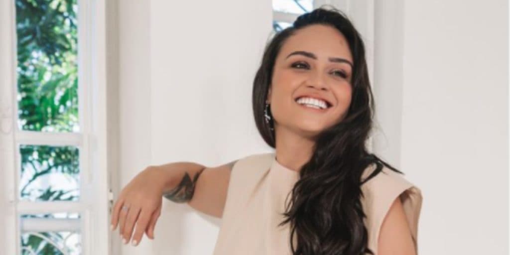 Cantora sertaneja assume gostar de mulher e fala abertamente sobre sexualidade: "Essa sou eu"