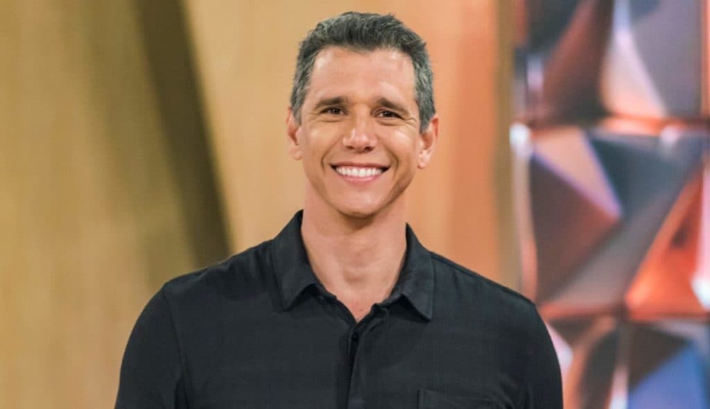 No Lugar do Faustão? Luciano Huck? Globo divulga chamada oficial com novo programa de Márcio Garcia
