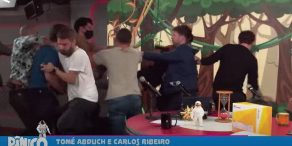 Baixaria: Elenco do Pânico sai na pancadaria ao vivo com porrada, socos e chutes descontrolados em estúdio