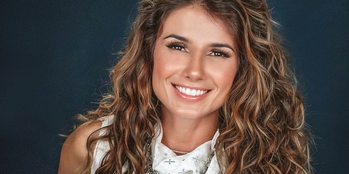 "O tempo não te melhorou", diz Paula Fernandes, após tirada e expulsa da vida de Roberto Carlos com ódio "O tempo não te melhorou", diz Paula Fernandes, após tirada e expulsa da vida de Roberto Carlos com ódio