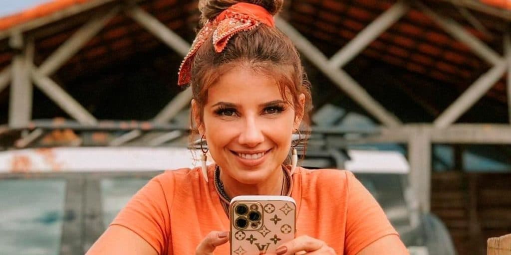 "Não deixa chegar nem perto", diz Paula Fernandes após expor Roberto Carlos e ser expulsa da vida do rei