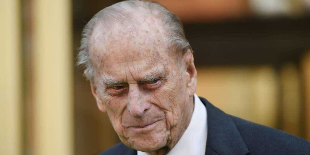 Fortuna! Príncipe Philip, esposo de Elizabeth II, esnoba família e deixa R$ 226 milhões para três funcionários