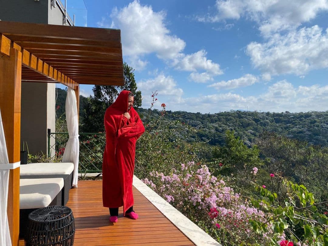 Vida luxuosa de jornalista (Reprodução) Vida luxuosa de jornalista (Reprodução)
