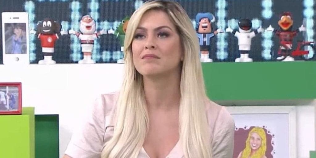 Renata Fan, humilhada por Denílson na Band, se revolta, explode e faz denúncia em público: "Eu avisei''