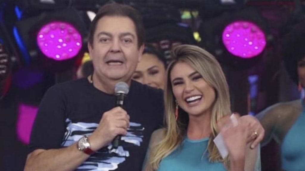 Bailarina do Faustão, sem contrato, revela quem ele é nos bastidores e o outro lado do apresentador