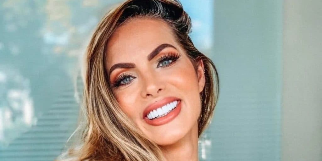 Apresentadora descobre tumor de 18,5 cm grudado no pulmão e o coração e se desespera: "Muito difícil''