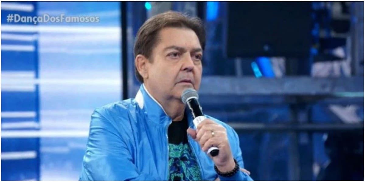 Temos como exemplo o Hoje em Dia, que já conseguiu vencer Fátima Bernardes e Ana Maria nas manhãs da Globo. E claro, para a líder de audiência, isso é inaceitável. Como resultado, aparentemente, a platinada tomará um caminho diferente. Temos como exemplo o Hoje em Dia, que já conseguiu vencer Fátima Bernardes e Ana Maria nas manhãs da Globo. E claro, para a líder de audiência, isso é inaceitável. Como resultado, aparentemente, a platinada tomará um caminho diferente.