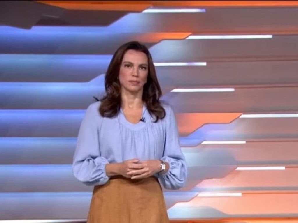 Ana Paula Araújo entra às pressas na Globo e levanta da bancada para anunciar morte ao vivo: "Dor imensa"