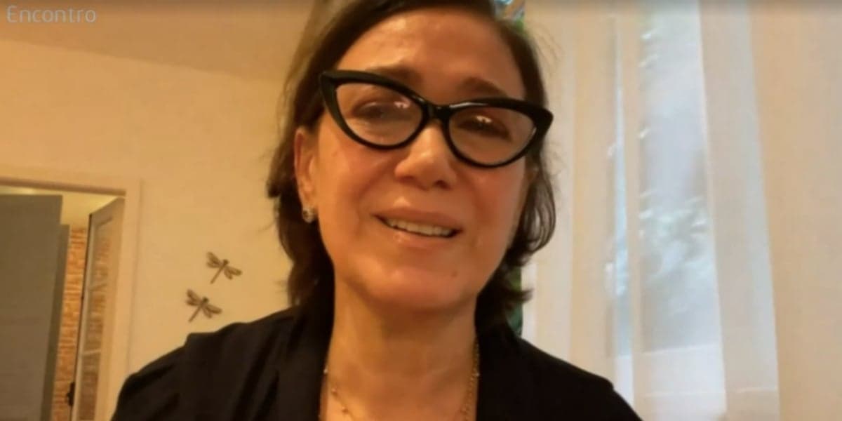 Lília Cabral desmorona ao falar sobre morte ao vivo na Globo (Reprodução) Lília Cabral desmorona ao falar sobre morte ao vivo na Globo (Reprodução)