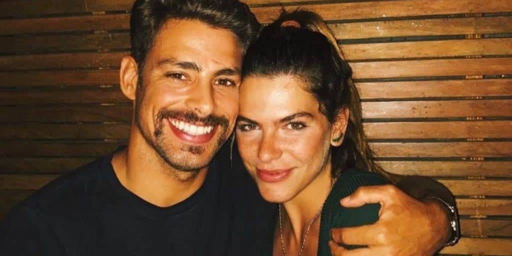 Cauã Reymond e Mariana Goldfarb mostram construção de horta
