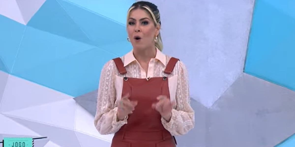 "Fim da história", Renata Fan cruza as mãos, anuncia saída no Jogo Aberto e confirma nova fase: "Eu tô abalada" "Fim da história", Renata Fan cruza as mãos, anuncia saída no Jogo Aberto e confirma nova fase: "Eu tô abalada"