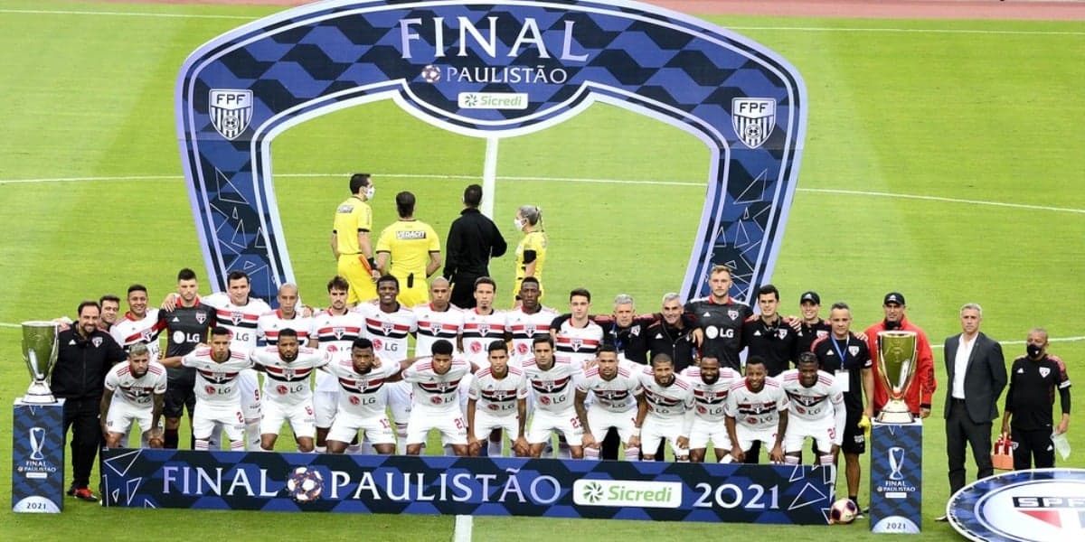 Record dribla a Globo e volta a transmitir Campeonato Paulista - Foto: Reprodução Record dribla a Globo e volta a transmitir Campeonato Paulista - Foto: Reprodução