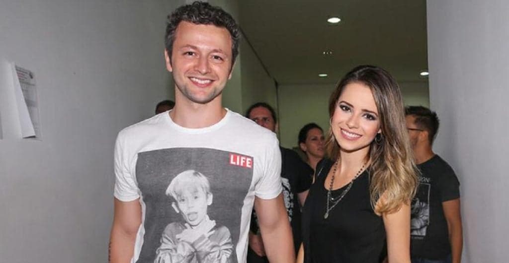 O marido de Sandy se derreteu ao ver sua amada no palco do Domingão