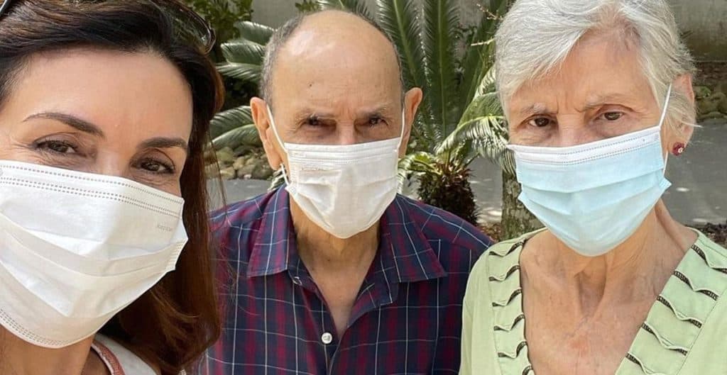 Fátima Bernardes ao lado dos pais Fátima Bernardes ao lado dos pais