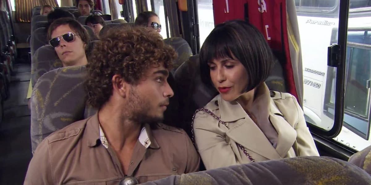 Cristovão e Luísa fogem juntos em Ti Ti - Foto: Reprodução Cristovão e Luísa fogem juntos em Ti Ti - Foto: Reprodução