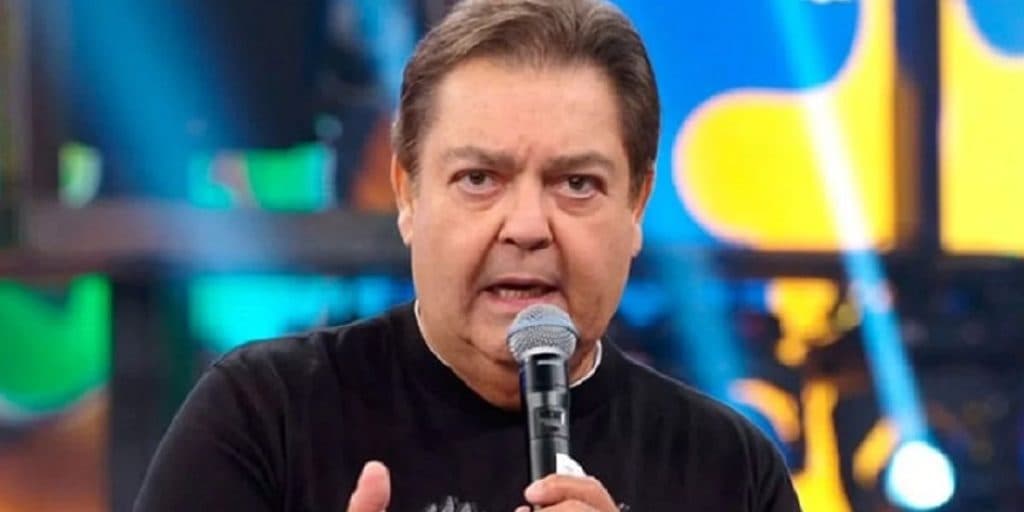 Faustão tem vida da esposa exposta com fotos íntimas e público fica em êxtase