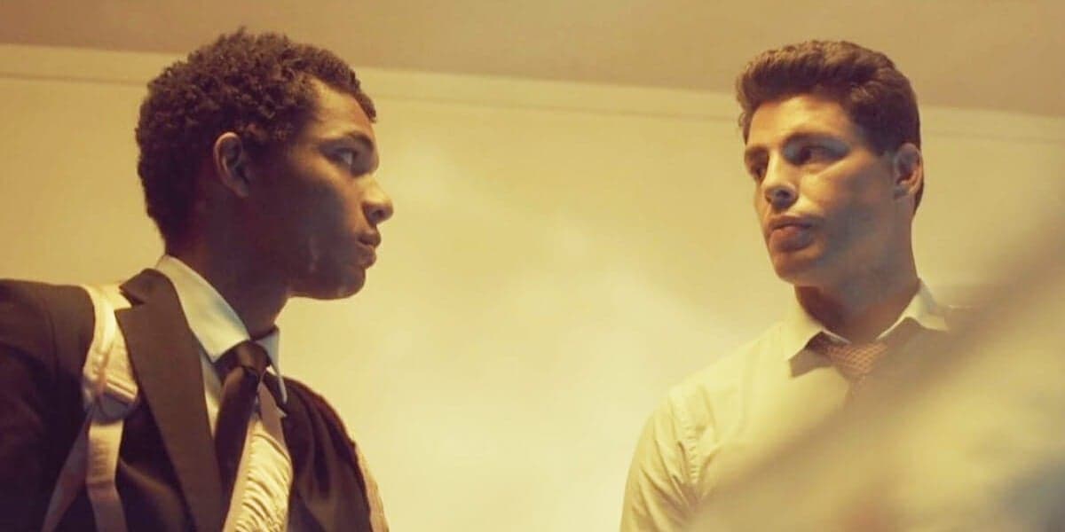 Ravi (Juan Paiva) e Christian (Cauã Reymond) em "Um Lugar ao Sol" (Foto: Divulgação/TV Globo) Ravi (Juan Paiva) e Christian (Cauã Reymond) em "Um Lugar ao Sol" (Foto: Divulgação/TV Globo)