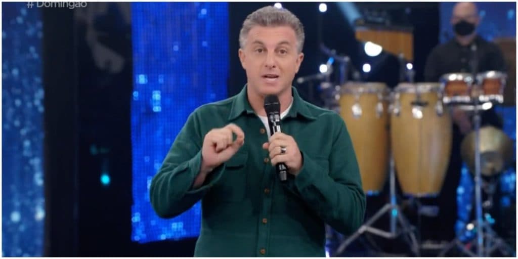 Luciano Huck entra às pressas com Domingão, para tudo e faz anúncio pra todo o Brasil