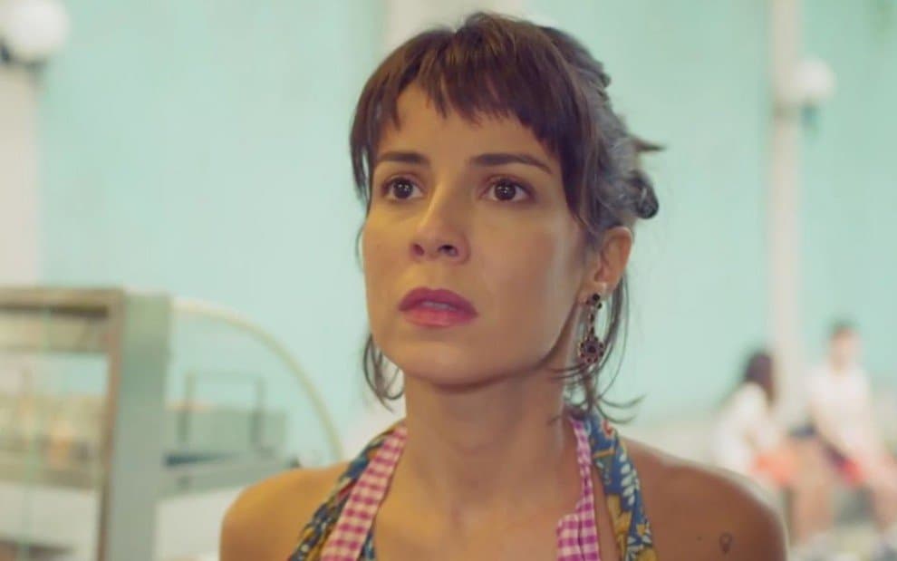 Lara (Andréia Horta) investigará Christian em "Um Lugar ao Sol" (Foto: Reprodução/TV Globo) Lara (Andréia Horta) investigará Christian em "Um Lugar ao Sol" (Foto: Reprodução/TV Globo)