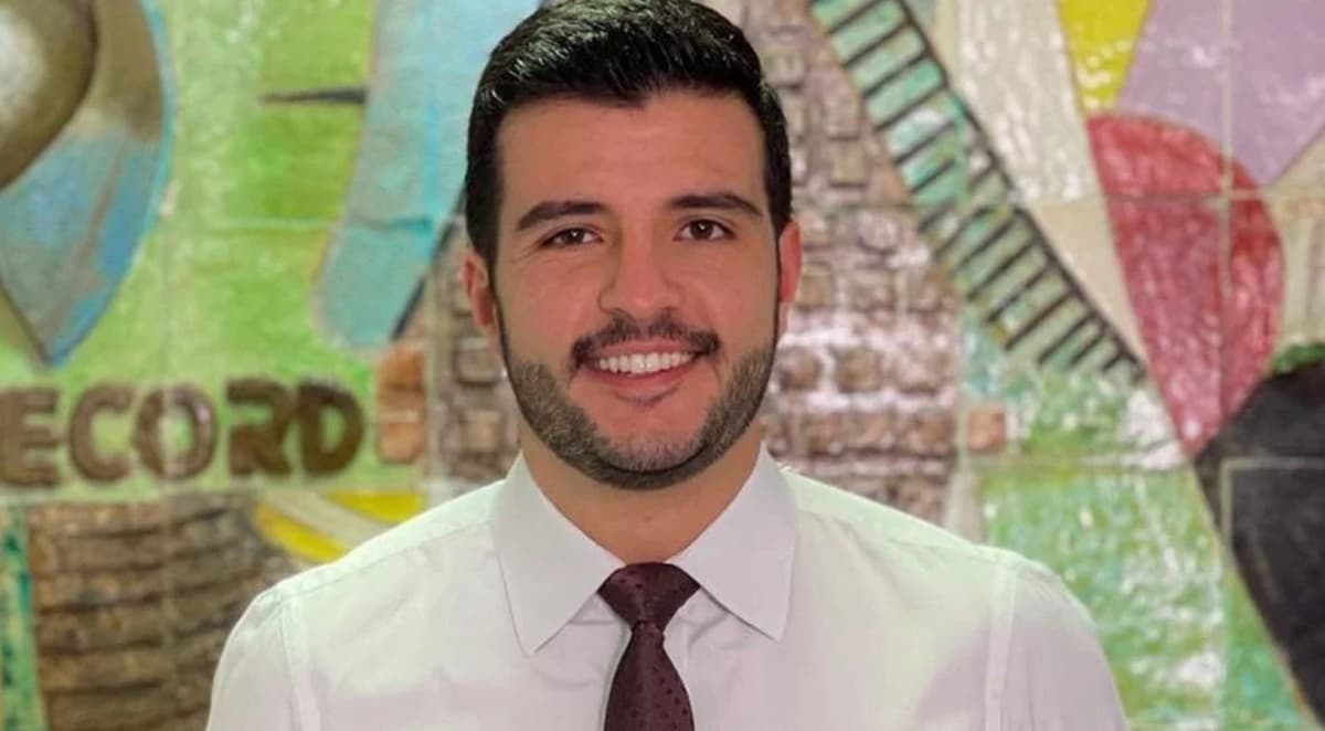 Matheus Ribeiro, o âncora gay, foi demitido da Record TV (Foto: Divulgação/ Record TV) Matheus Ribeiro, o âncora gay, foi demitido da Record TV (Foto: Divulgação/ Record TV)