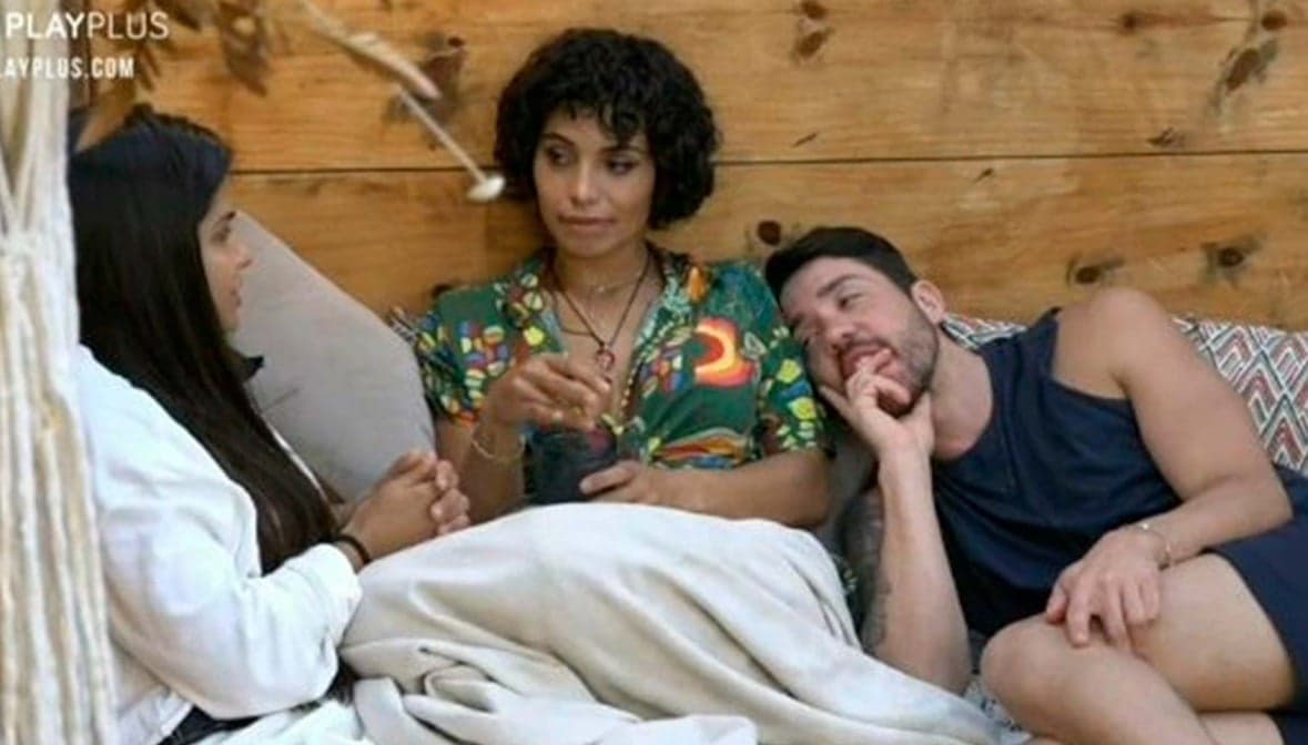 A Fazenda 13: Rico perde as estribeiras, expõe manipulação da Record e é cortado no reality: “Eles decidem” A Fazenda 13: Rico perde as estribeiras, expõe manipulação da Record e é cortado no reality: “Eles decidem”