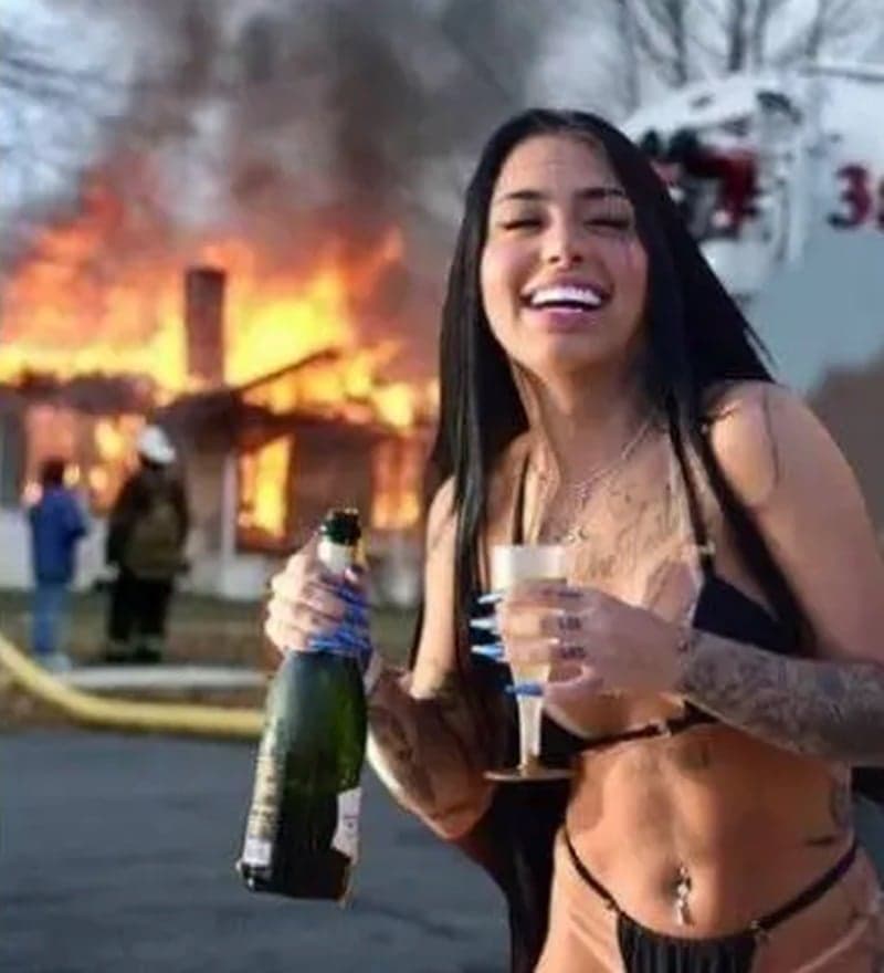 MC Mirella comemora em montagem, reproduzindo meme famoso, a eliminação do ex-marido (Foto: Reprodução/ Instagram) MC Mirella comemora em montagem, reproduzindo meme famoso, a eliminação do ex-marido (Foto: Reprodução/ Instagram)
