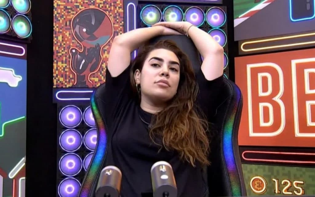 No BBB22, Naiara Azevedo sente dor, implora por ajuda e dispara: 'Ninguém fala nada'