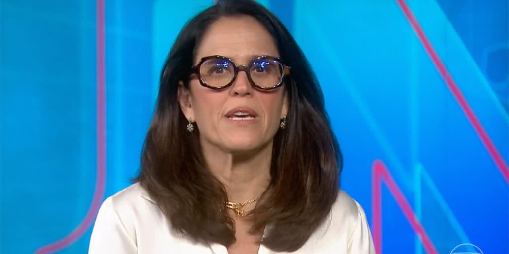 Jornal Nacional entra no ar às pressas e Ana Luiza Guimarães dá notícia pros brasileiros