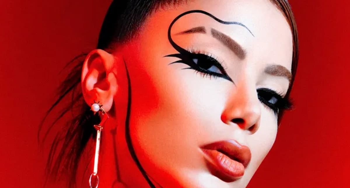 Anitta em ensaio fotográfico de "Boys Don't Cry" (Divulgação) Anitta em ensaio fotográfico de "Boys Don't Cry" (Divulgação)