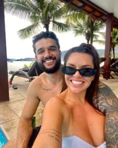 Ex-mulher de Tom Veiga posta foto ao lado de novo namorado em viagem (Foto: Divulgação/Instagram) Ex-mulher de Tom Veiga posta foto ao lado de novo namorado em viagem (Foto: Divulgação/Instagram)