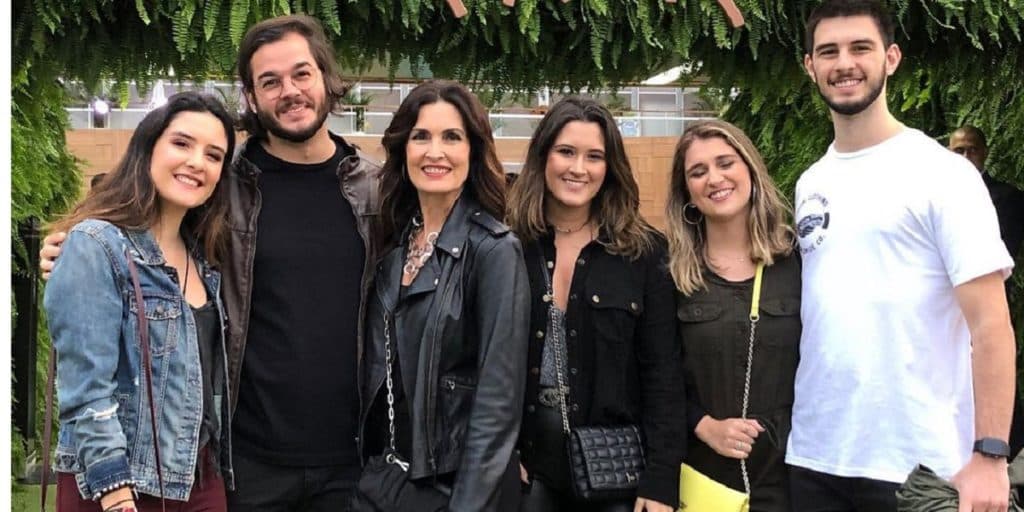 Túlio, namorado de Fátima Bernardes, vê enteado ir embora, diz usar roupas dele e expõe tudo que pensa