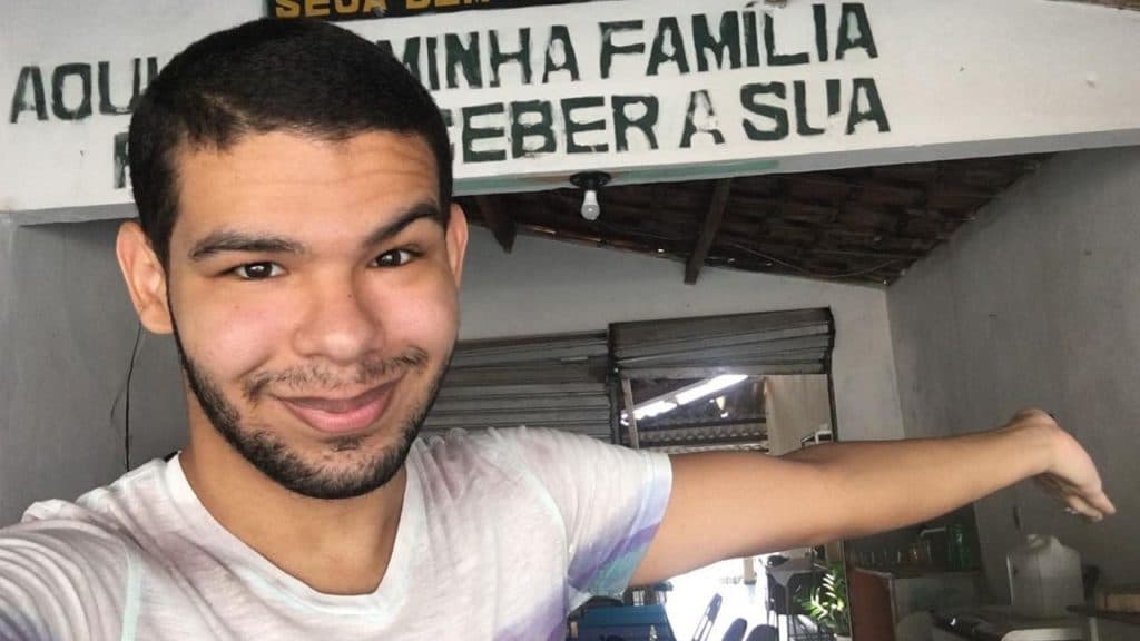 BBB22: Família de Vyni fatura alto por causa do reality e transforma casa em ponto turístico