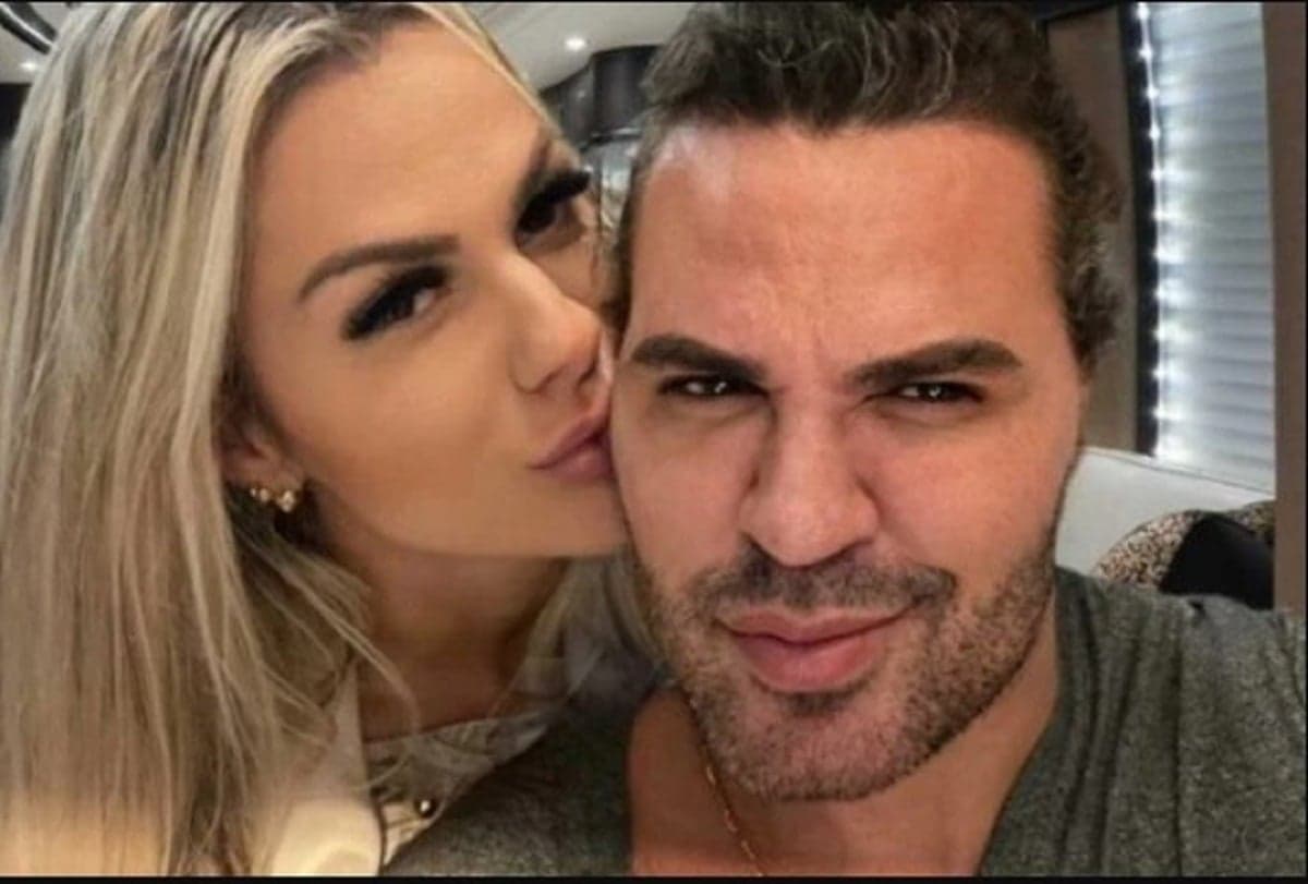 "Um momento muito difícil", Eduardo Costa comunica doença avassaladora e abandona tudo: "Eu quero viver" "Um momento muito difícil", Eduardo Costa comunica doença avassaladora e abandona tudo: "Eu quero viver"